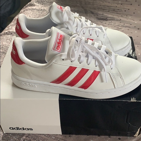 Adidas Women’s Sneakers 7.5 - Picture 4 of 6